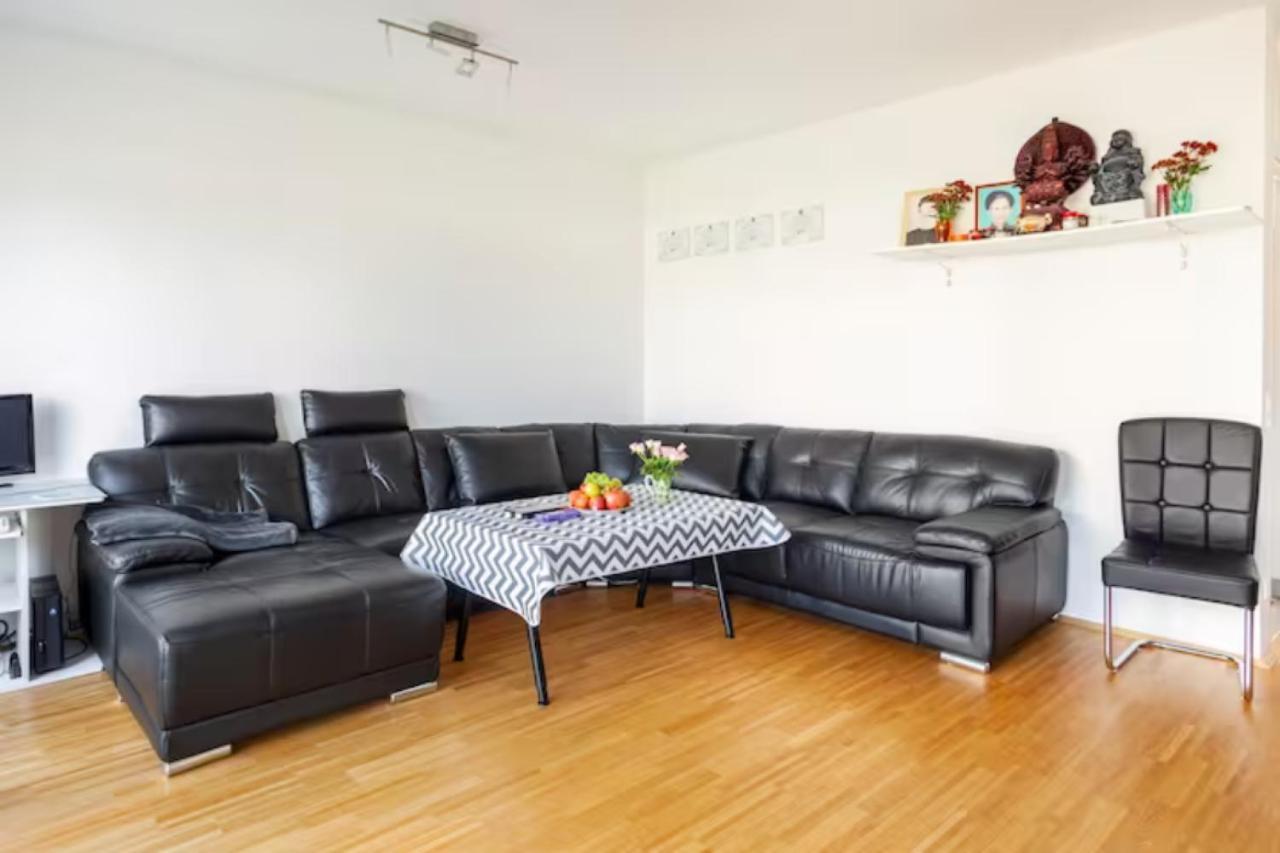 Beautiful Room With Balcony Direction To Messe Ганновер Екстер'єр фото